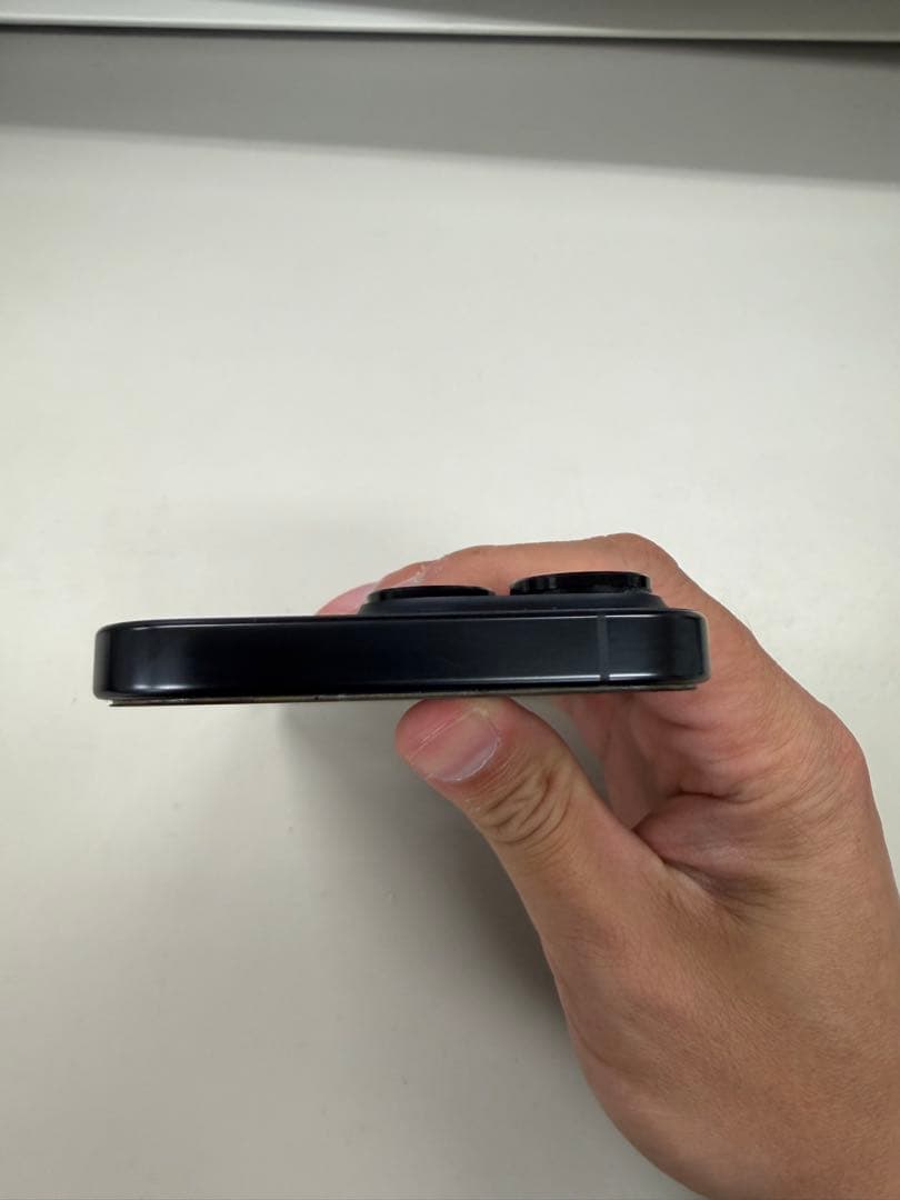 Apple iPhone 16 Pro 256GB ブラックチタニウム