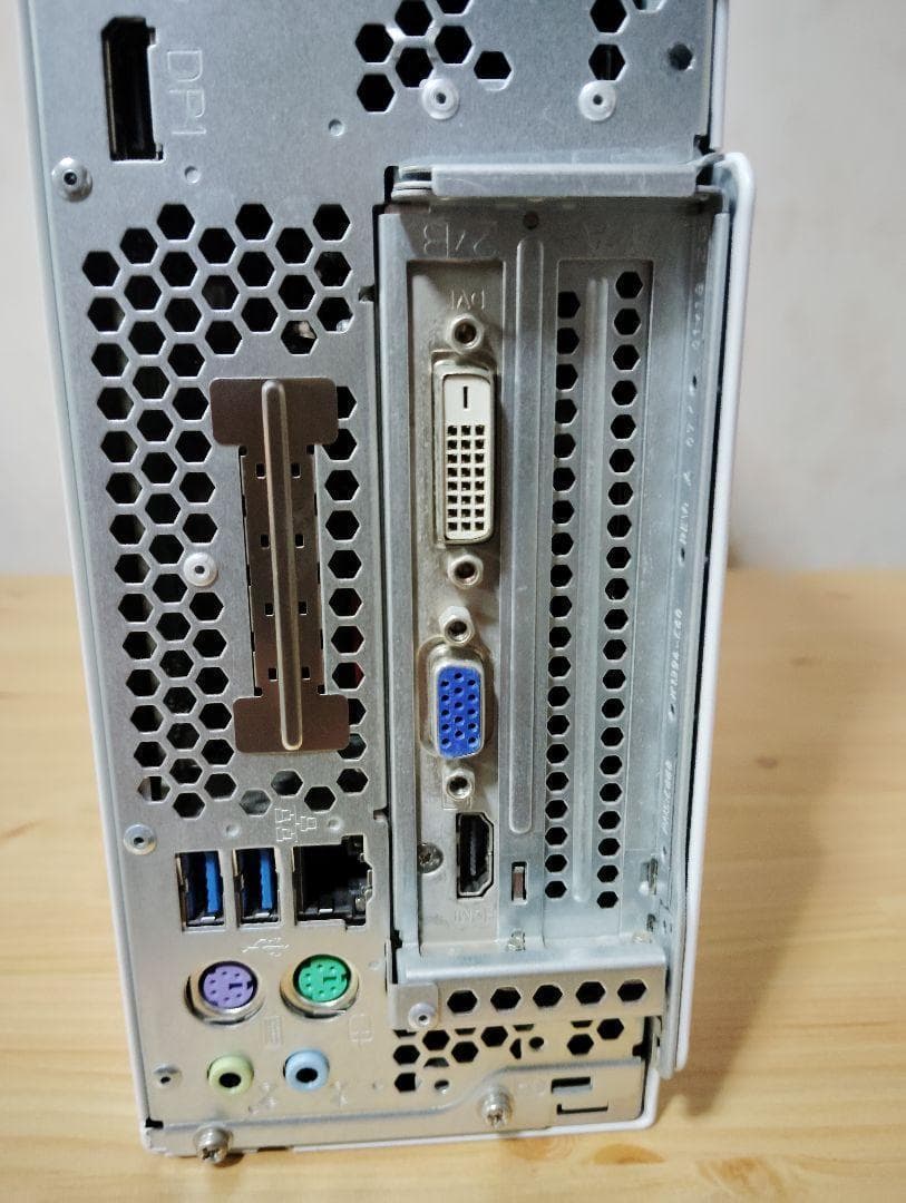 富士通　ESPRIMO /Core i5第7世代/8GB/新品SSD/グラボ