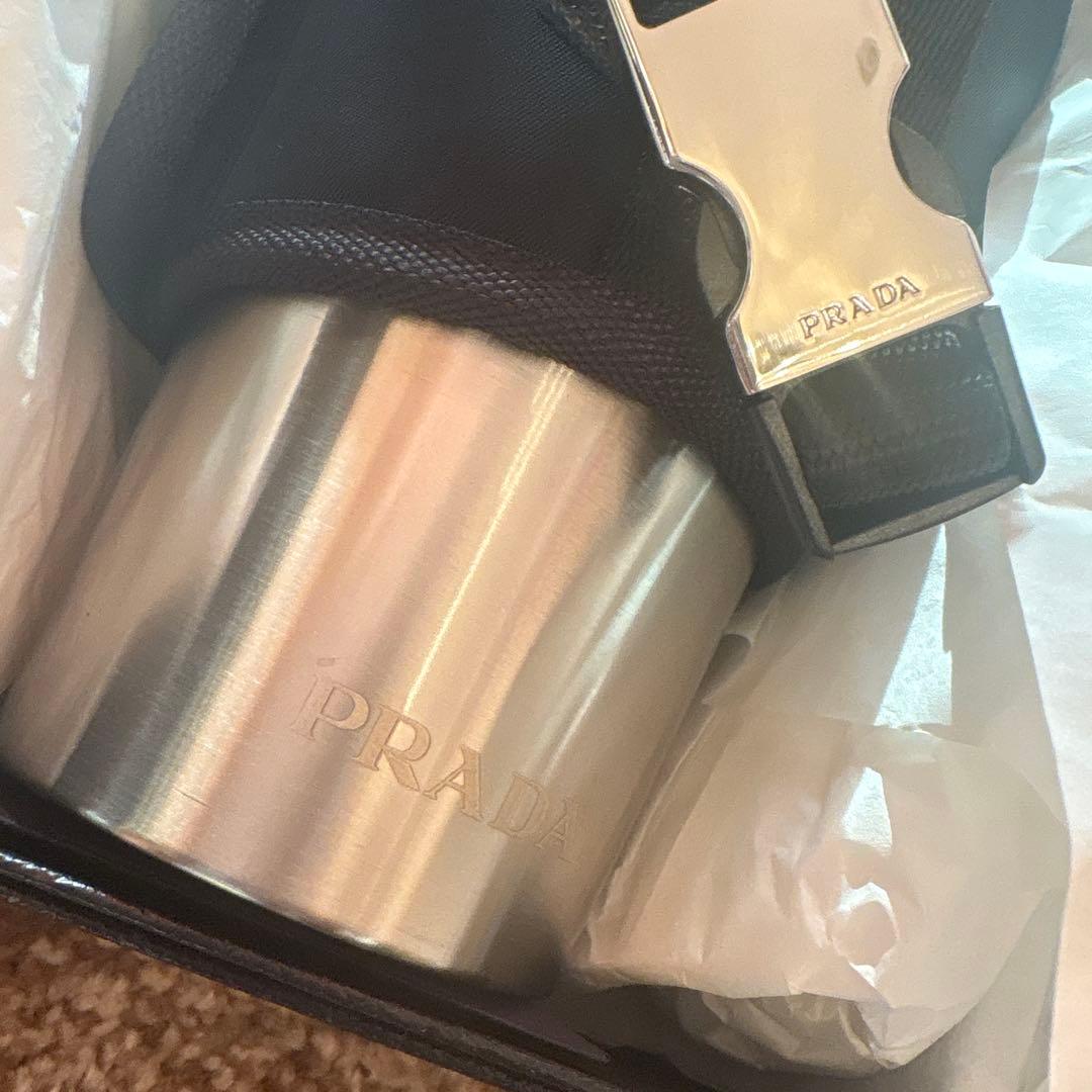 【新品未使用】PRADAのタンブラー