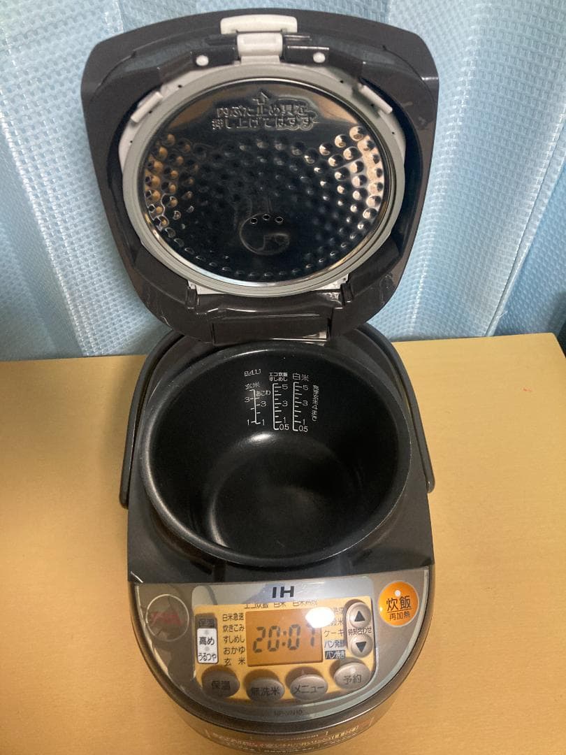 ★★2017年製 Zojirushi NP-VN10 炊飯器 5.5合★001