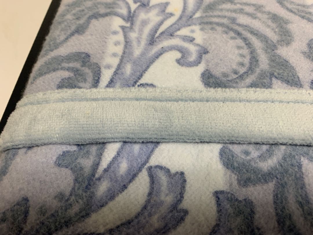 イヴ・サンローラン　綿毛布　140×200 ブルー系　➕バーバリー2点。