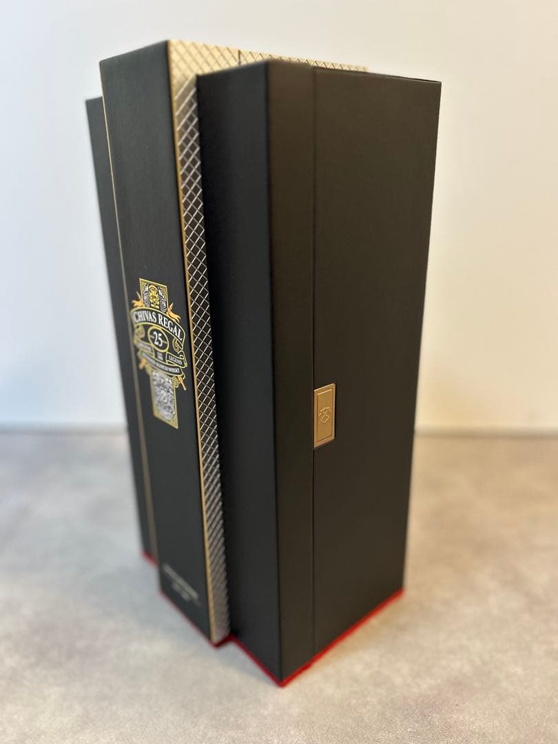【新品未開封】【外箱付き】シーバスリーガル25年ブレンデッドスコッチウイスキー