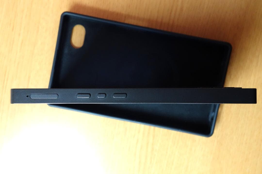 Minimal Phone Onyx 6GB / 128GB 純正ケース付