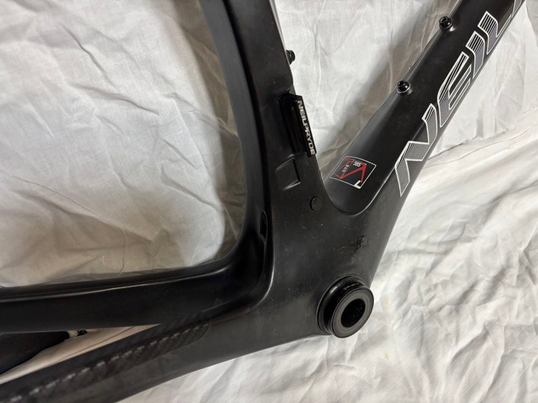 ニールプライド　カーボンフレーム　ALIZE NEILPRYDE