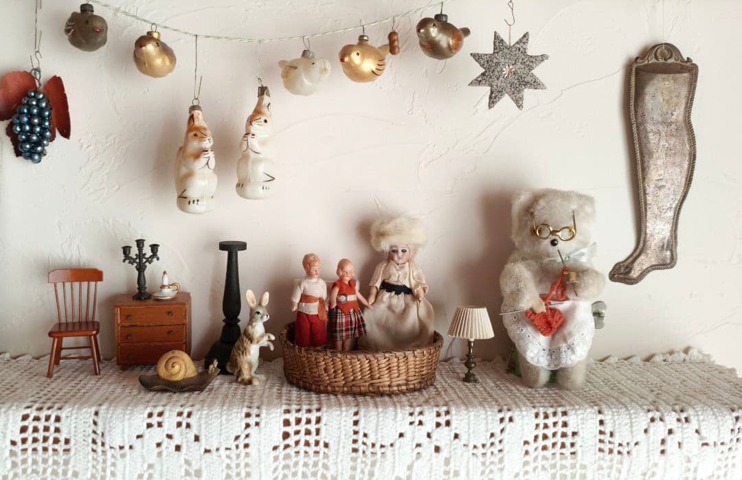 【misen2014さま】vintage ❀ ミルク色ガラスの 素敵なリスさん