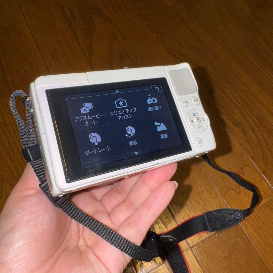 Canon EOS M100 レンズキット