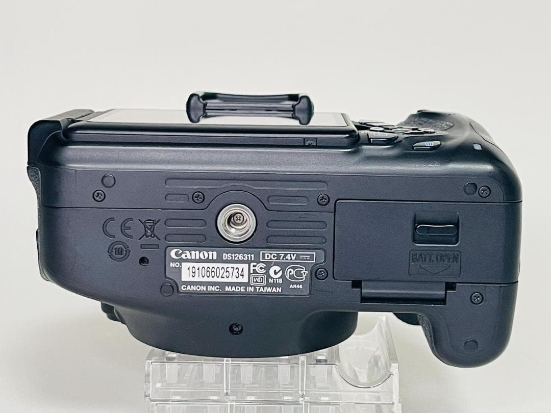 ショット数6664回☆ Canon EOS Kiss X5 キヤノン 一眼レフ