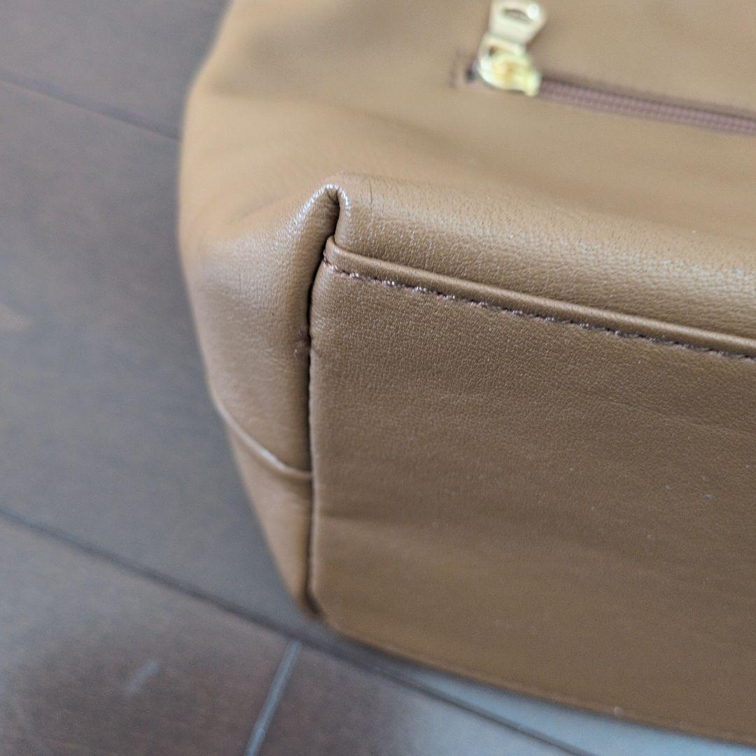 russet　ソフトレザーショルダーバック