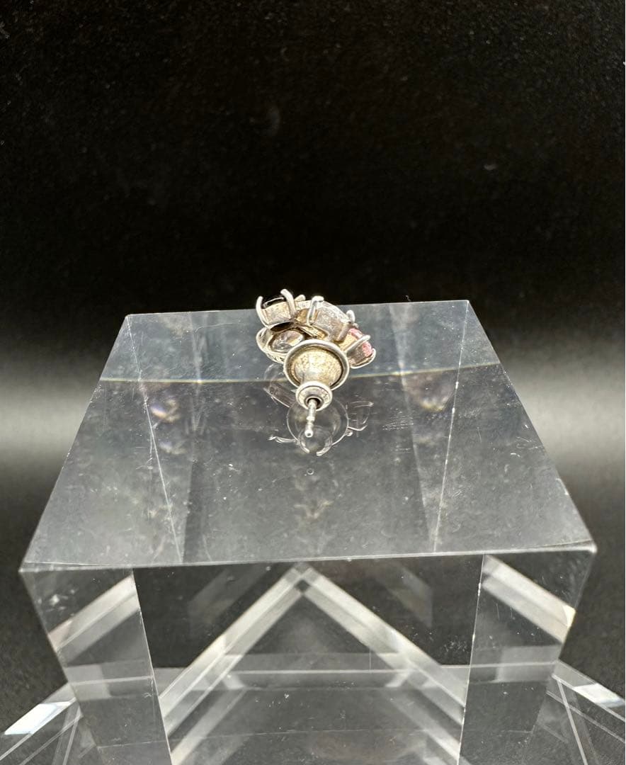 janji ストーンピアス　カラフル　赤西