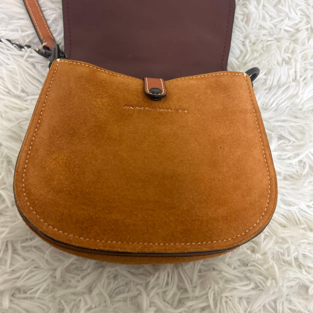 美品　COACH ショルダーバッグ　斜め掛け　サドルバッグ　スタッズ　スエード