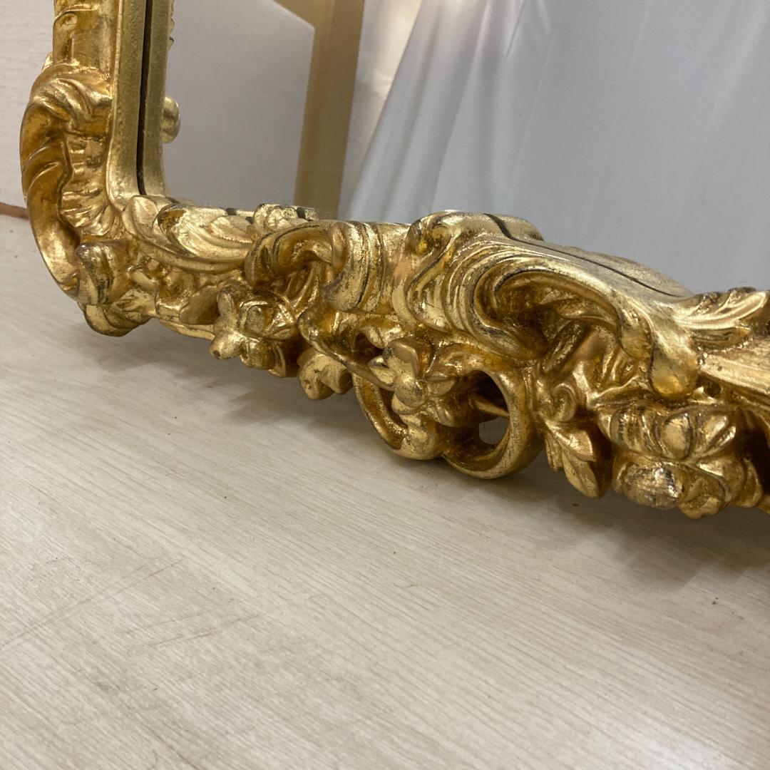 ゴールド　アンティーク調　ウォールミラー　壁掛け鏡　レリーフ　彫刻