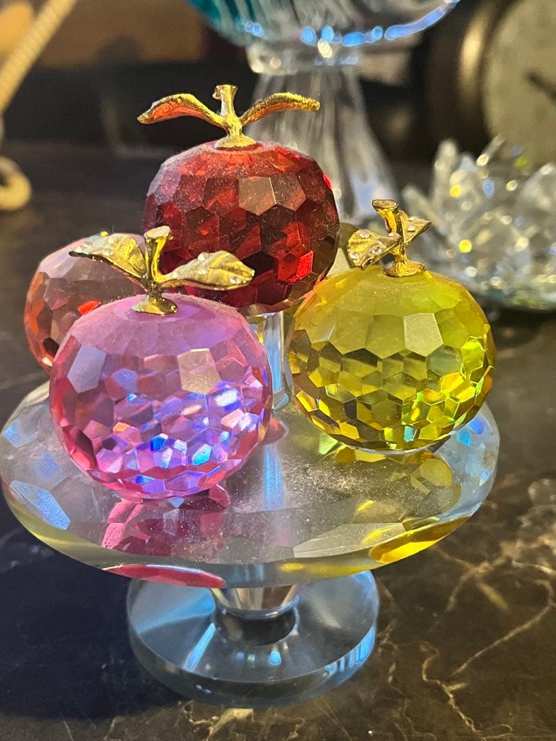 クリスタルリンゴ、スワロフスキーのオブジェ、回転クリスタルテーブル ガラス