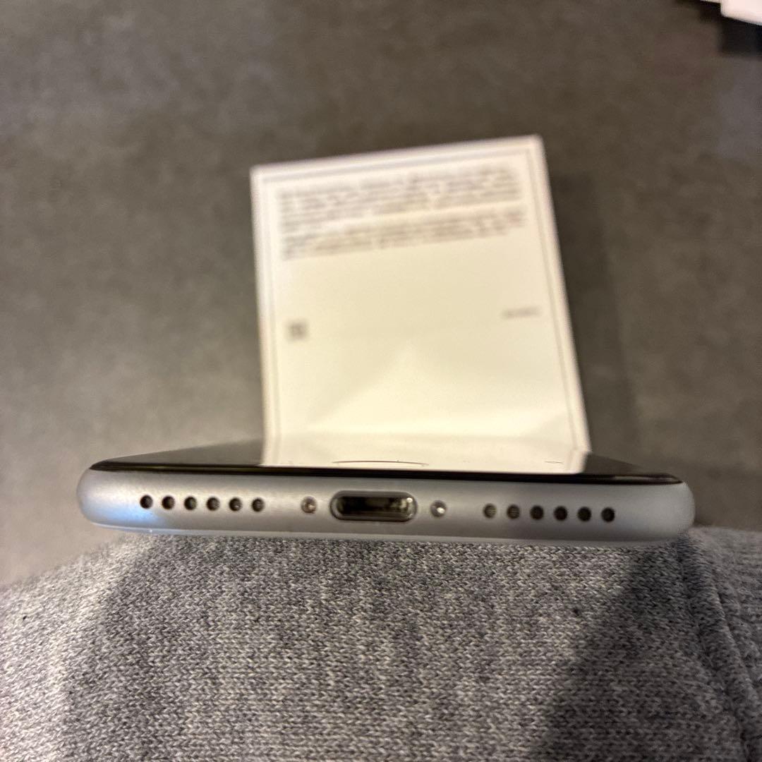 Apple iPhone SE ホワイト 64GB 第二世代　美品