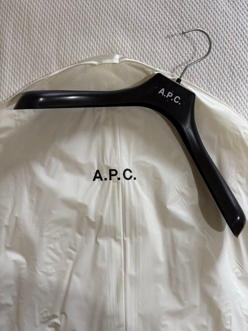 【新品・未使用】A.P.C. ★フランス製★黒 Pコート★カバー&ハンガ－付き