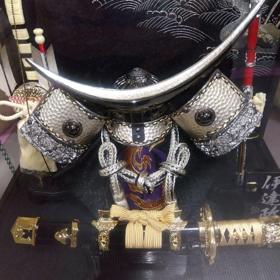 未使用日本人形節句人形8号行平燻し銀伊達兜弓太刀 横太刀付黒塗四方ケース銀ライン