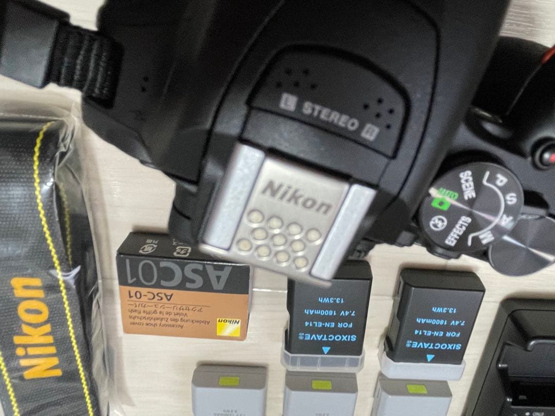 Nikon ニコン　Ｄ5600 超美品　オプション多数付き