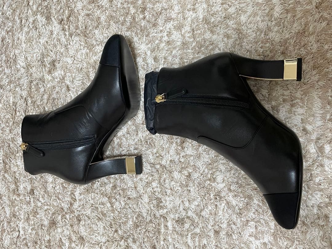 (新品)CHANEL ccロゴ レザー ショートブーツ