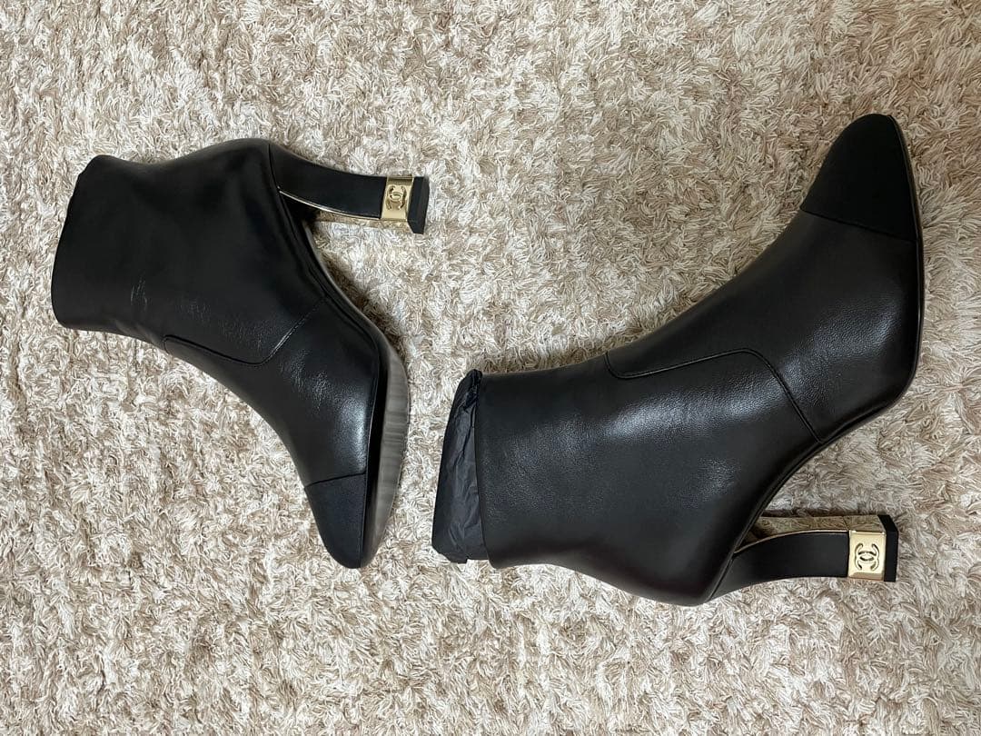 (新品)CHANEL ccロゴ レザー ショートブーツ