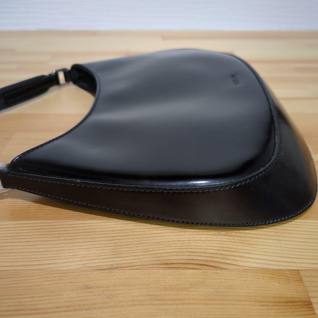 プラダ　レザーワンショルダーバッグ　美品　正規品　PRADAショルダー　レザー