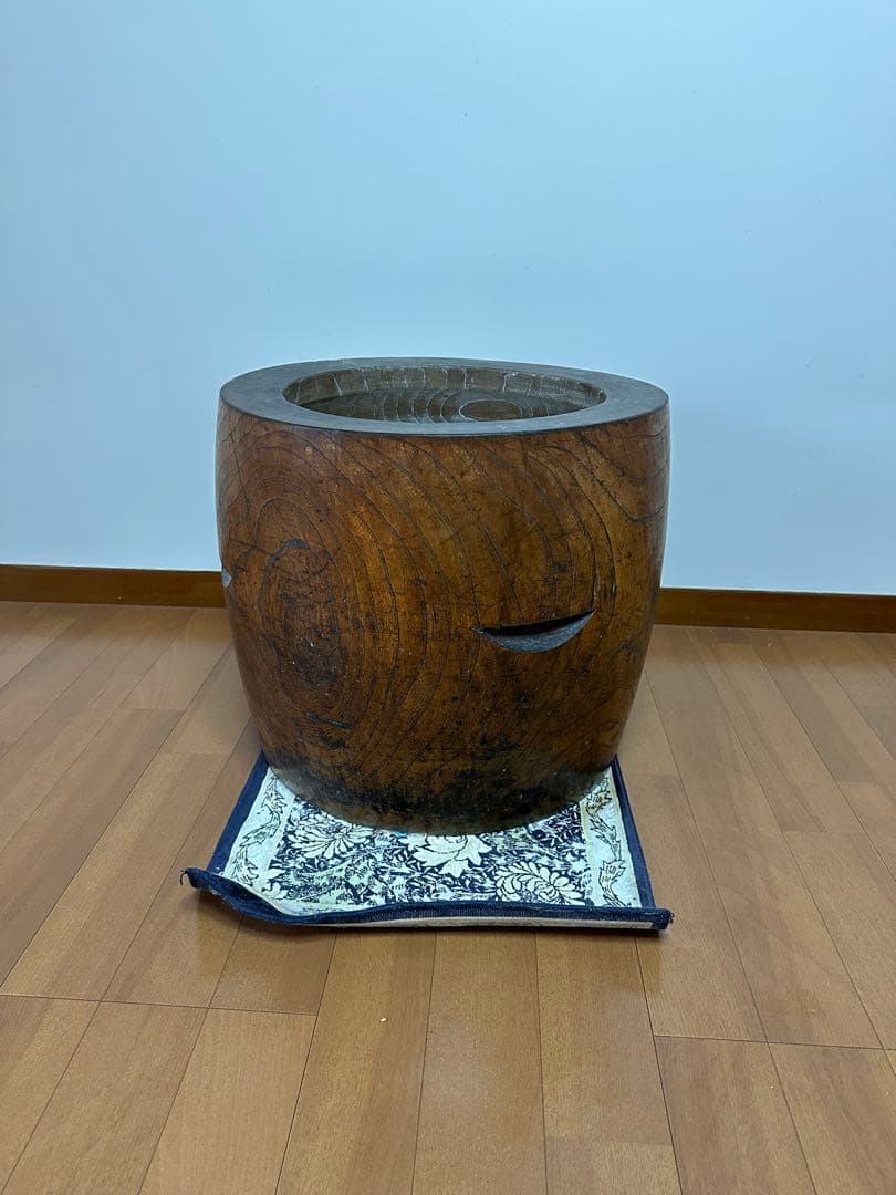 欅製　ケヤキ　木製　円筒形　臼 大きめ　室内保管していました