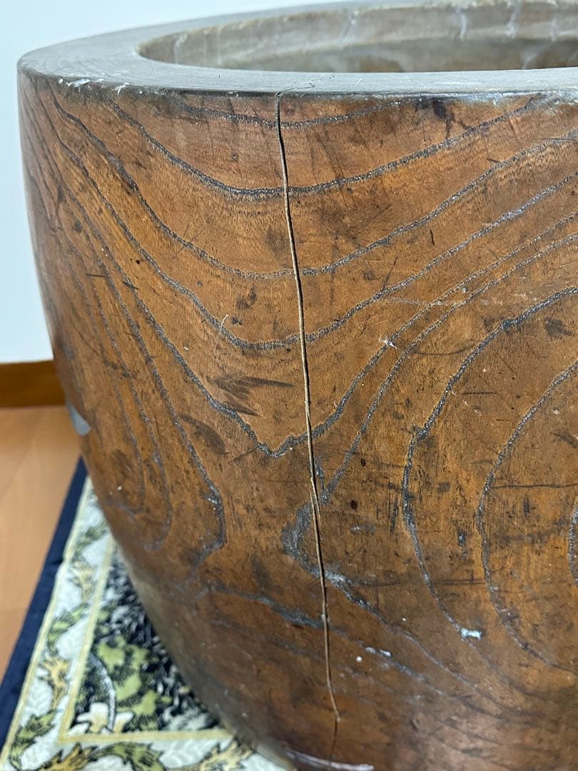 欅製　ケヤキ　木製　円筒形　臼 大きめ　室内保管していました