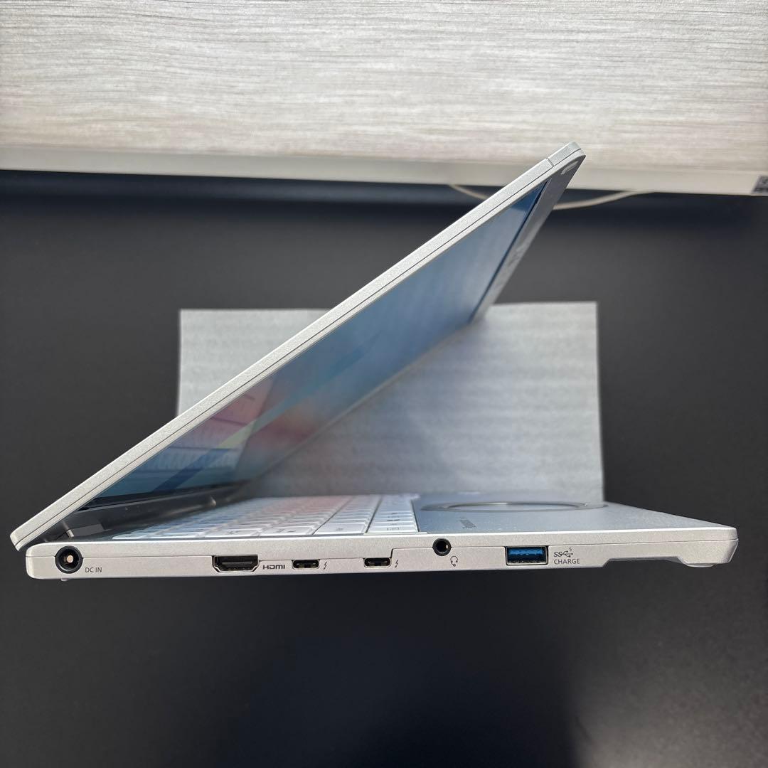 美品レッツノート CF-FV1 Windows11/11世代i5/2K/16GB