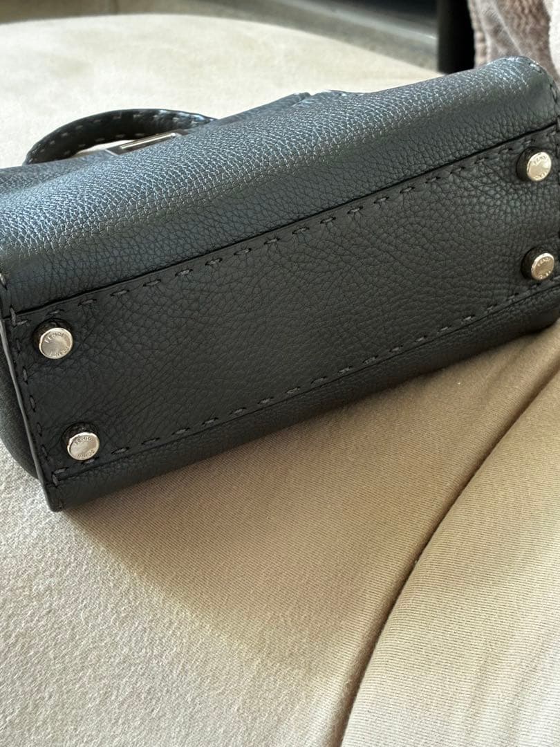 虹！フェンディ ミニ　ピーカブー　セレリア　アスファルトグレー廃盤色