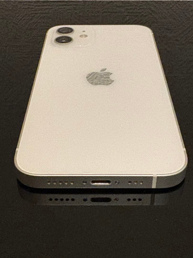 【美品】Apple iPhone 12 ホワイト 本体