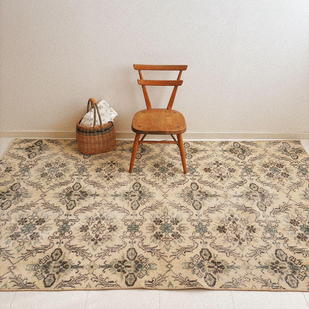 トルコ　ヴィンテージラグ　クリーム　グリーン　ブラウン　フローラル
