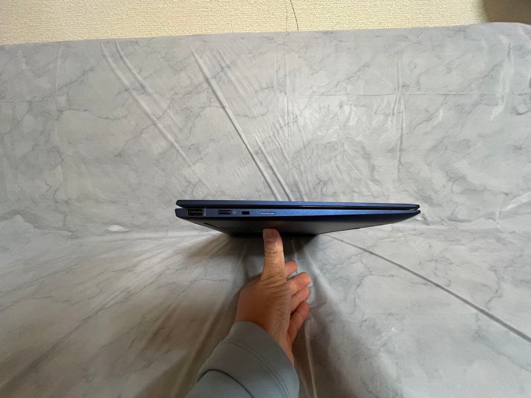 HP Dragonfly i5 8265U ムハマド