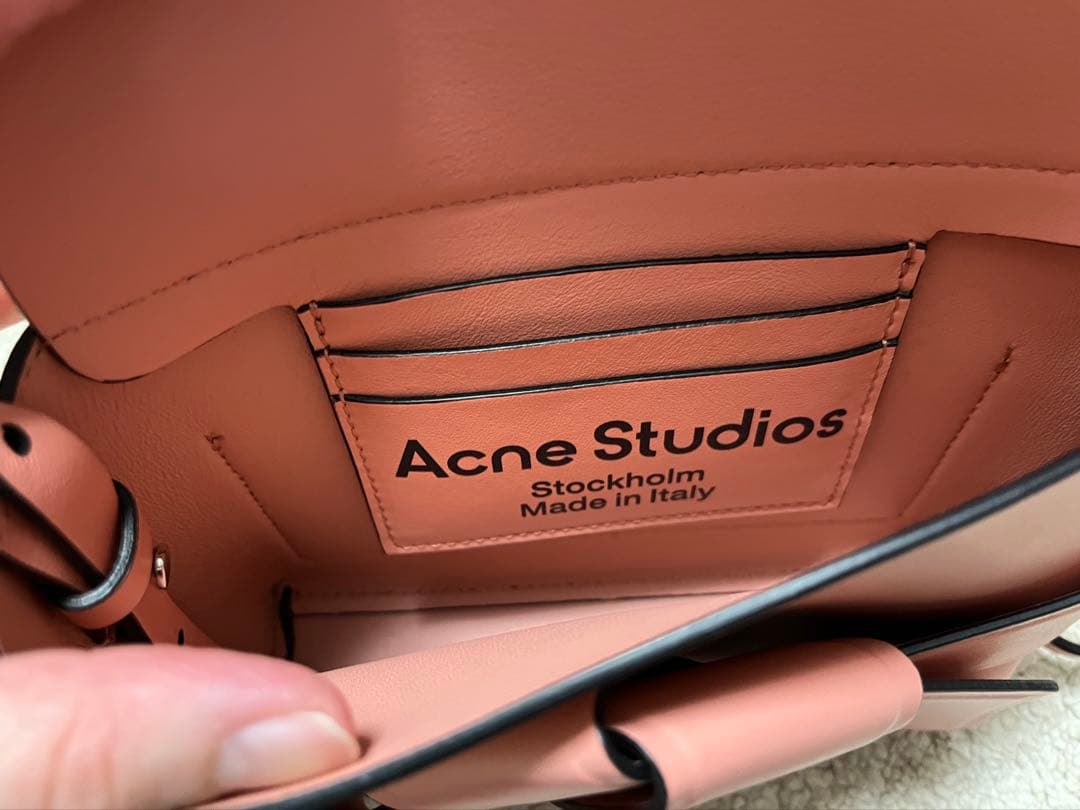 【最終価格】Acne Studios ピンク ショルダーバッグ