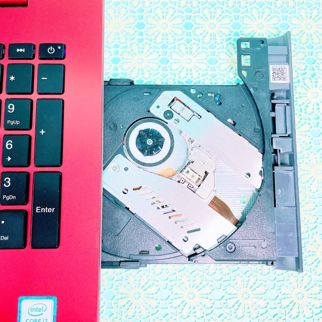 第8世代Corei7✨️薄型ノートパソコン SSD大容量1TBカメラ付きWin11