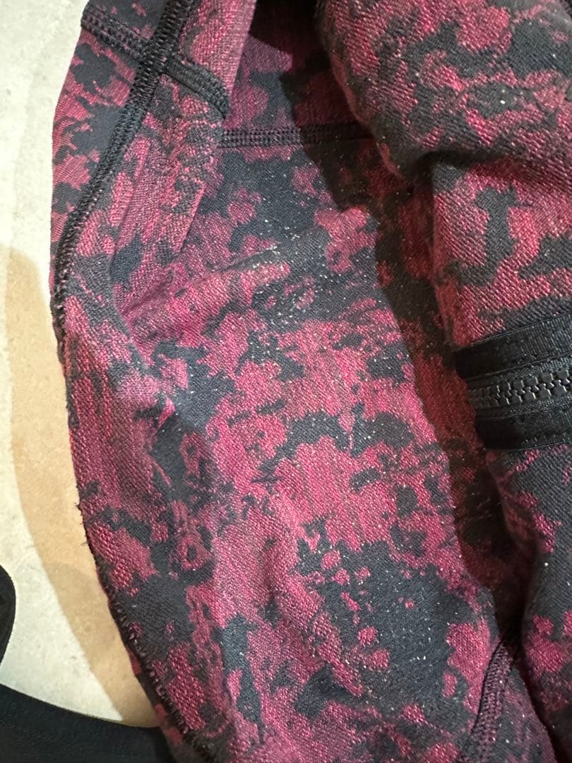 ルルレモン　エンジ　ブラック　上下　セット