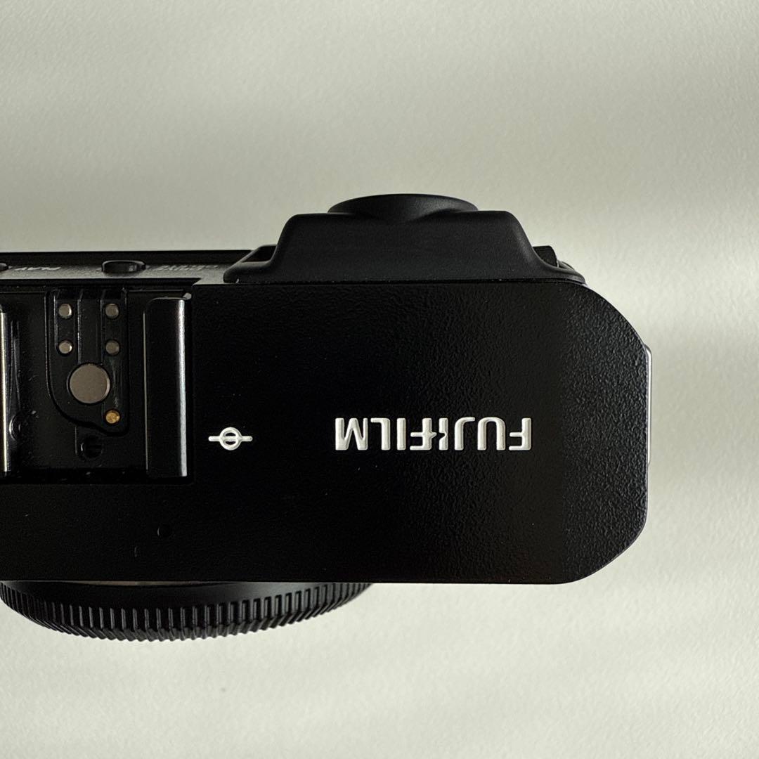 【ぽっぽ】FUJIFILM X-E4 ミラーレス一眼 本体