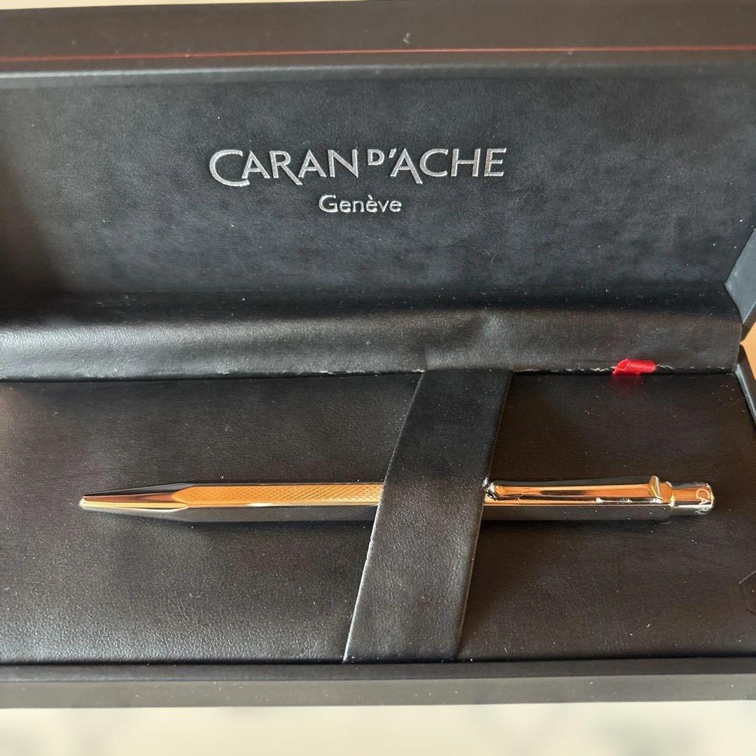 ☆未使用☆CARAN d'ACHE ボールペン シルバー