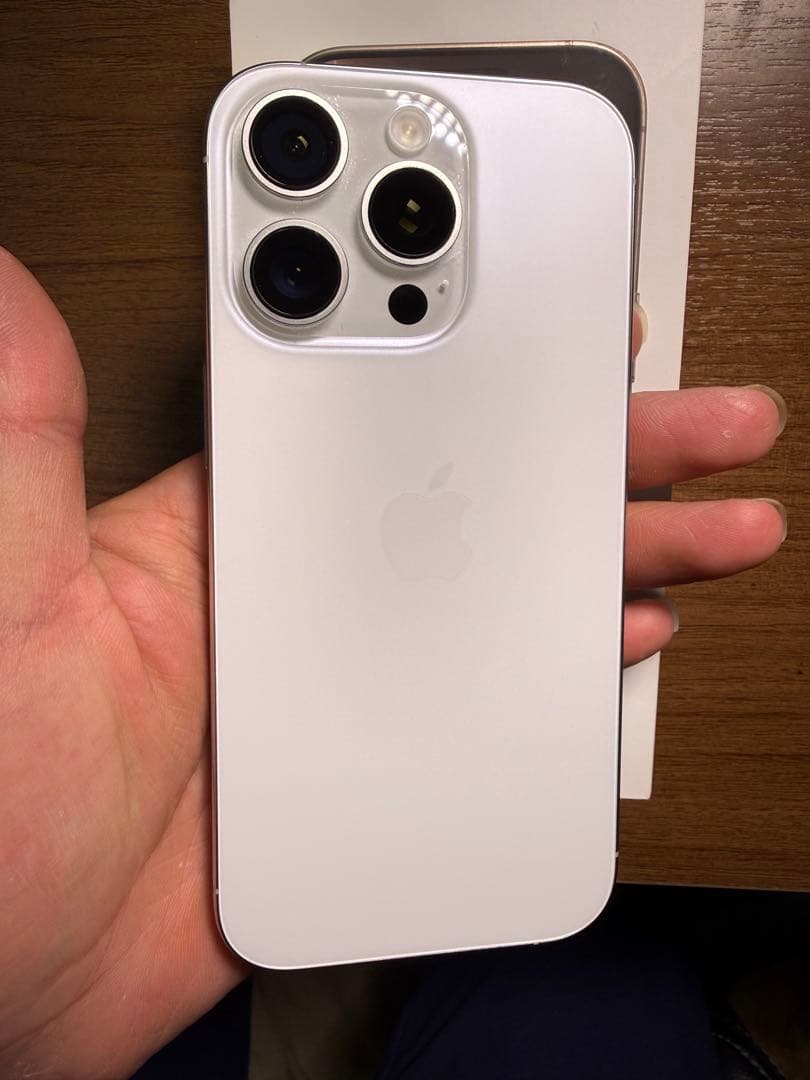 iPhone 16 Pro 256GB SIMフリー バッテリー100%