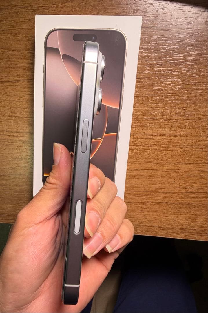 iPhone 16 Pro 256GB SIMフリー バッテリー100%