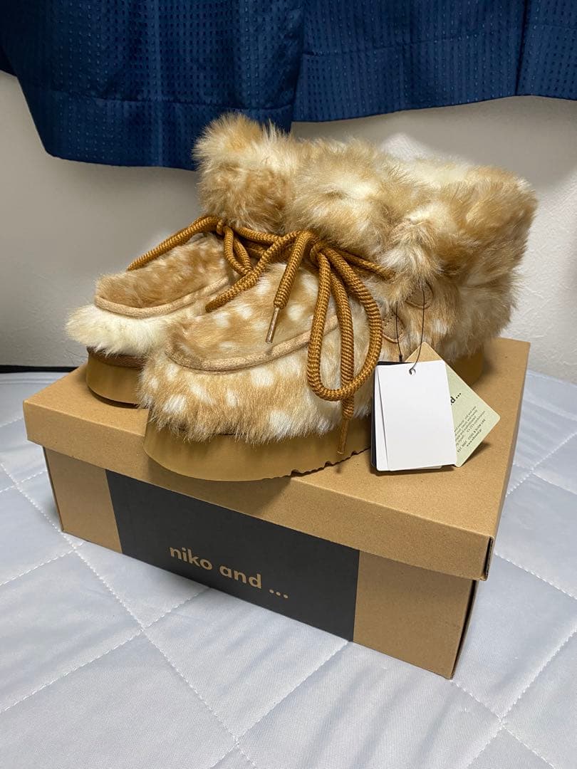 niko and ... オリジナルフェイクムートンモカシンブーツ　Mサイズ