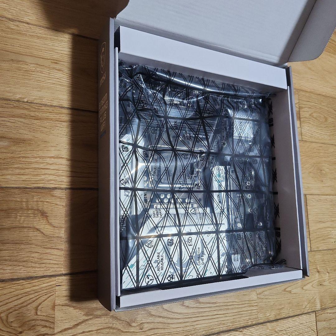 MSI B760M GAMING PLUS WIFI マザーボード