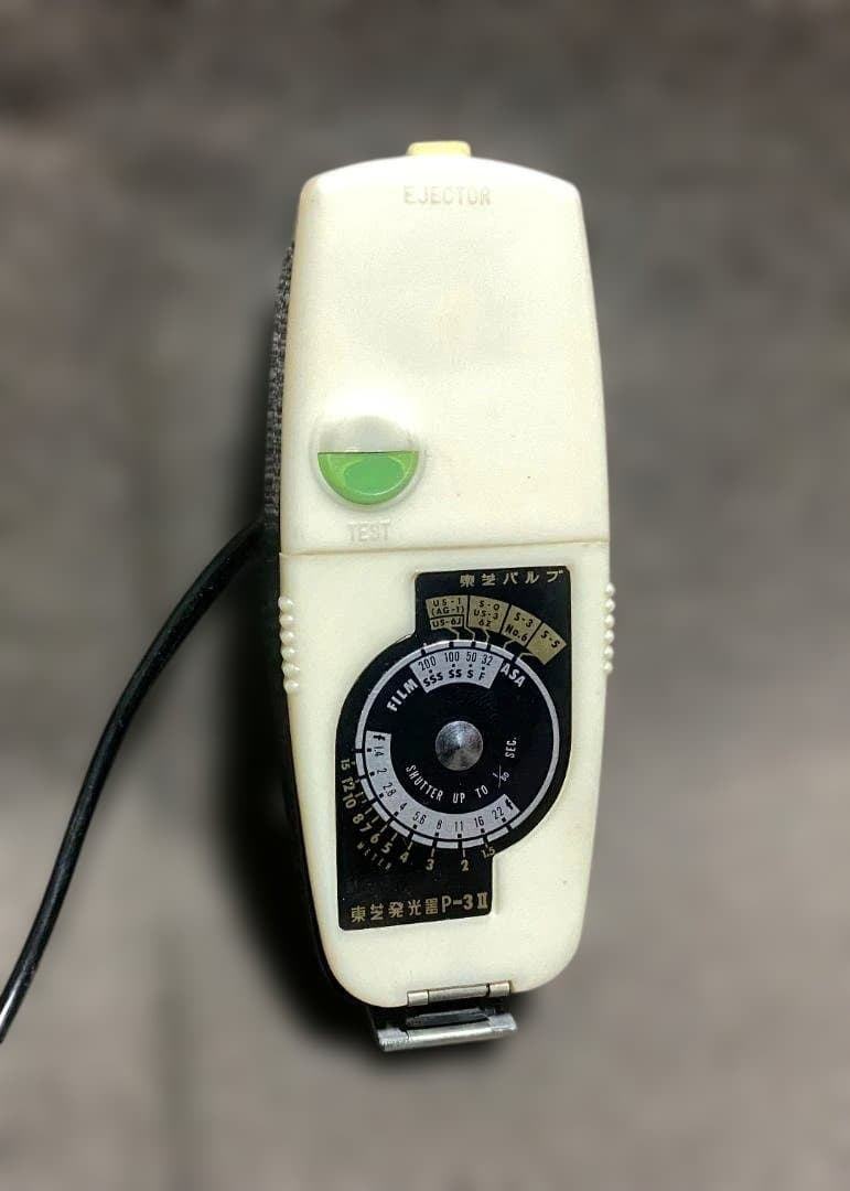 ジャンクカメラセット（カメラ4台、レンズ1台、発光器1台）