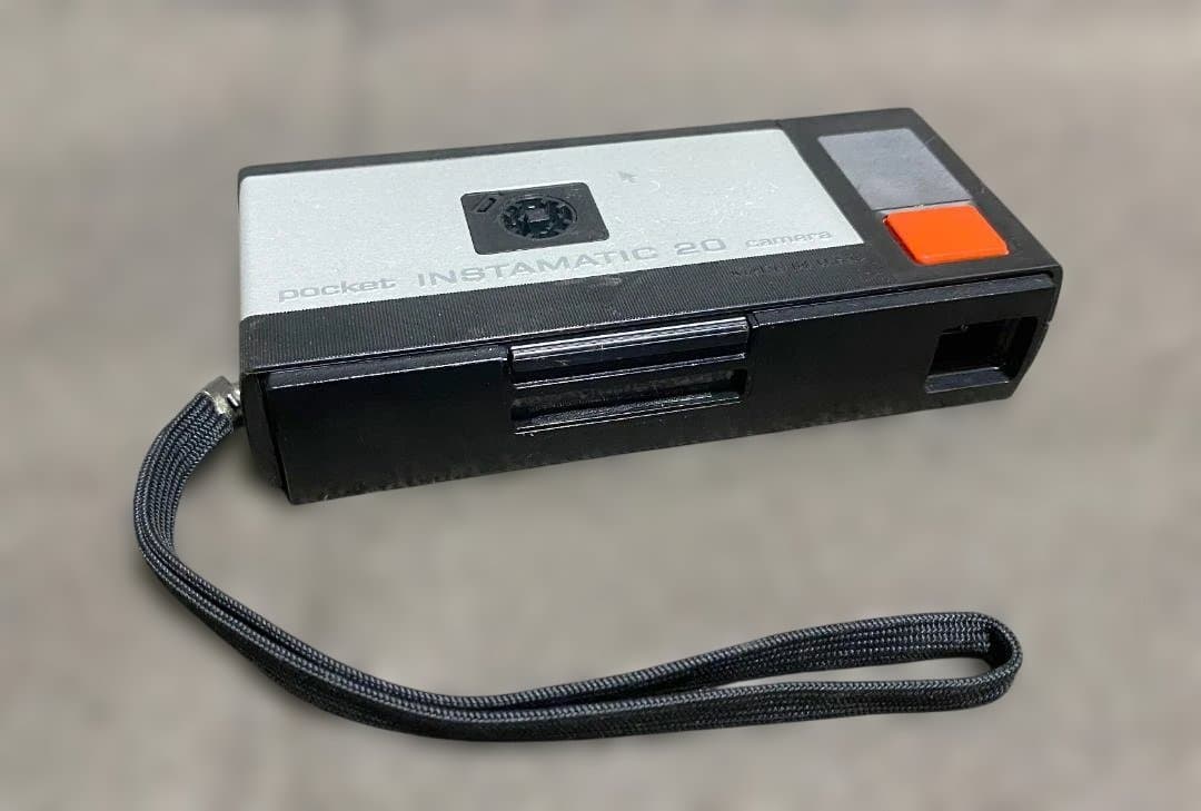 ジャンクカメラセット（カメラ4台、レンズ1台、発光器1台）