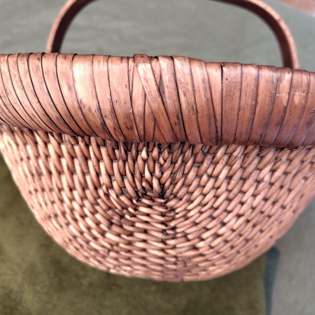 北欧ビンテージのジュニパー（セイヨウネズ）製のワンハンドル籠バスケット