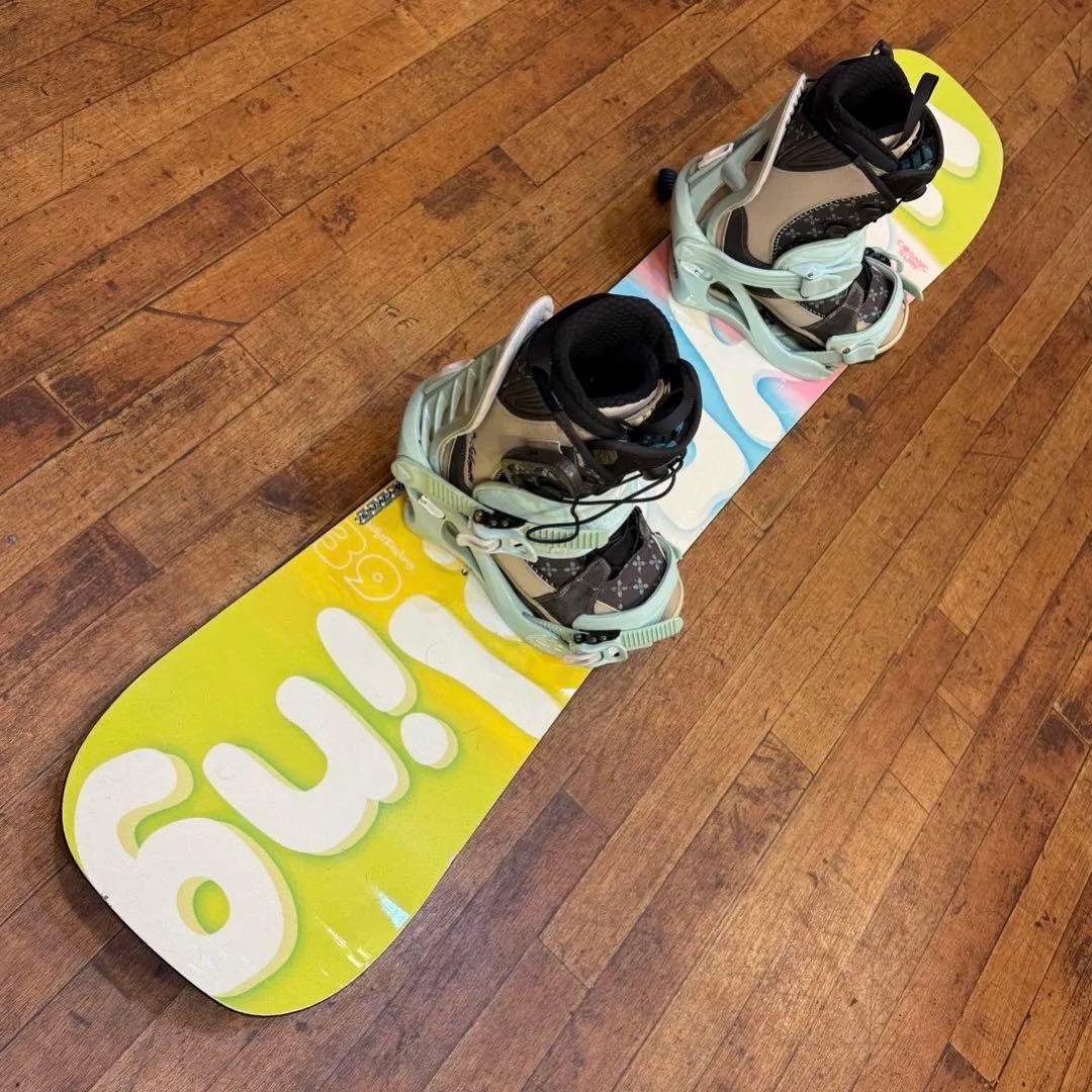 送料込！CosmicSurf 139cm salomon 24cmスノボセット！