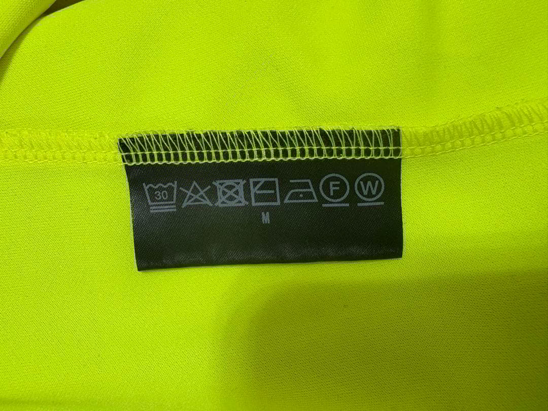 TFW49 蛍光イエロー ハイネックシャツ