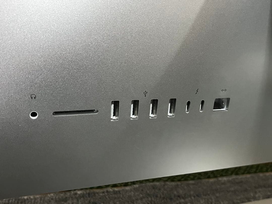 iMac Retina 4K 21.5インチ　2017