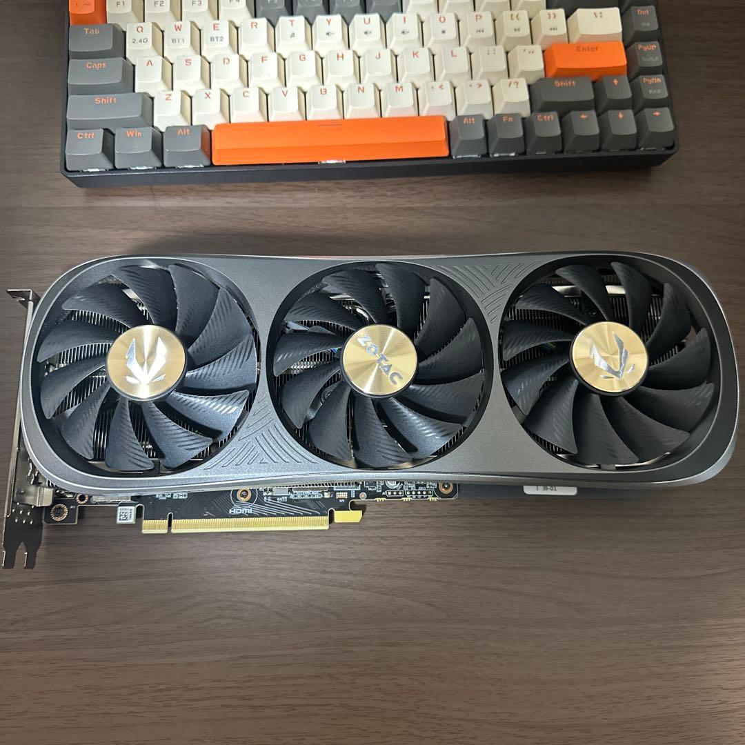 ほぼ未使用 GeForce RTX 4070 Ti ZOTAC Trinity