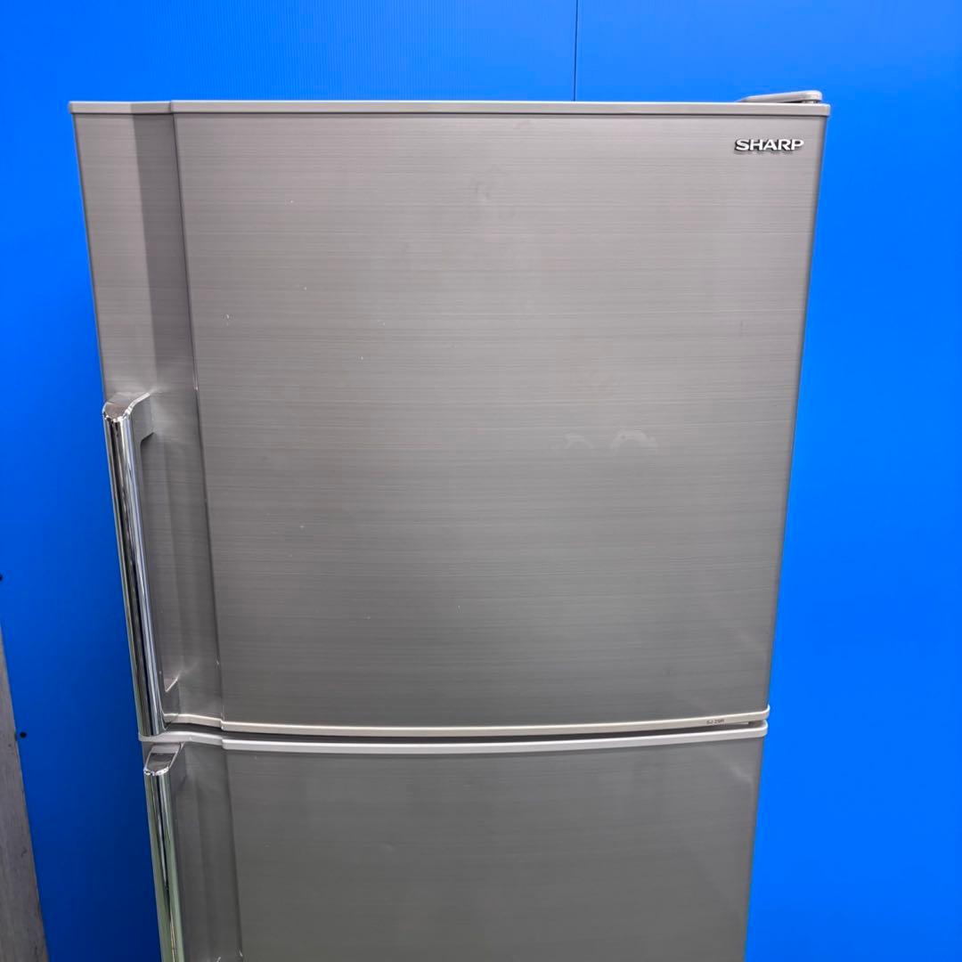 570 シャープ　中型冷蔵庫　200L強　格安　小型　一人暮らし　同棲　右開き