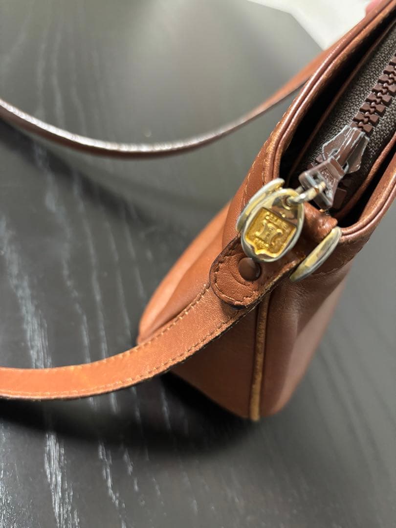 CELINE セリーヌ ショルダーバッグ トリオンフ 型押し ポシェット