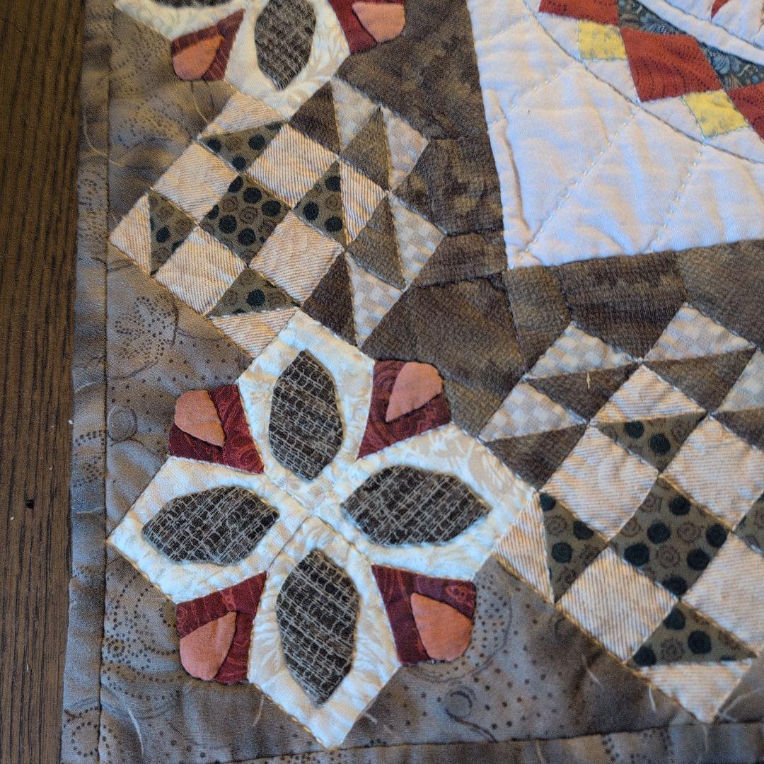 カラフルな手作りキルト