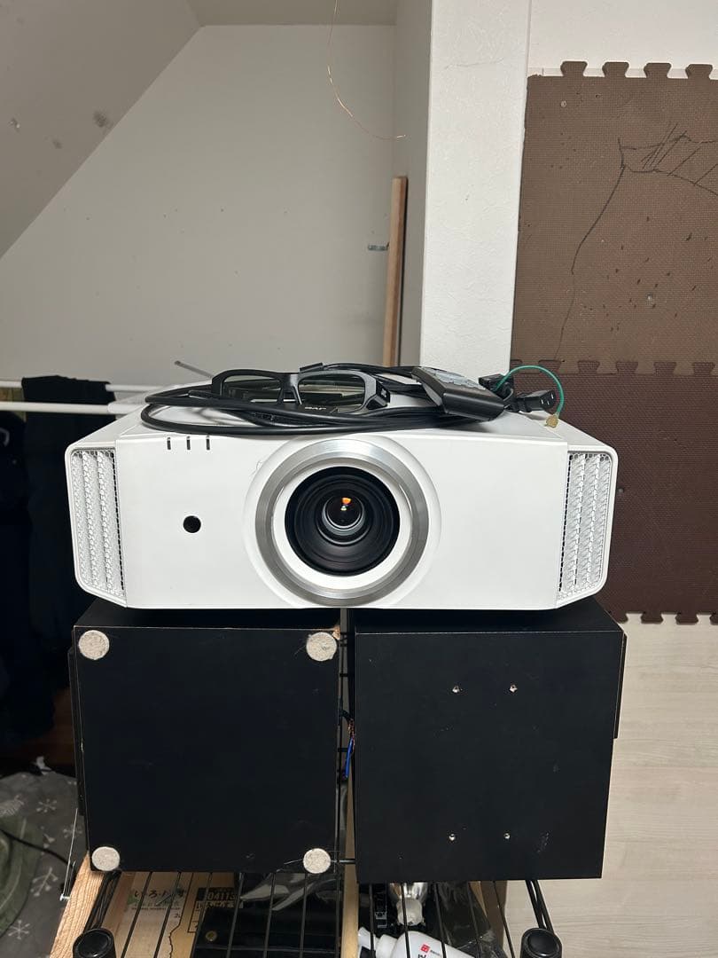 DLA-X-500r ランプ新品　付属品あり　美品 4k プロジェクター